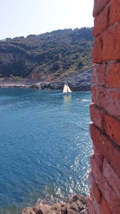 Elegante Appartamento La Spezia Centro ภายนอก รูปภาพ