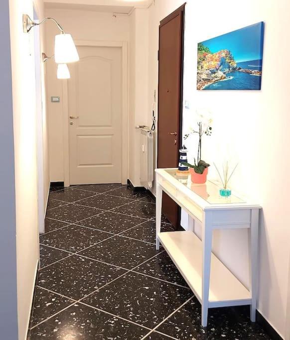 Elegante Appartamento La Spezia Centro ภายนอก รูปภาพ